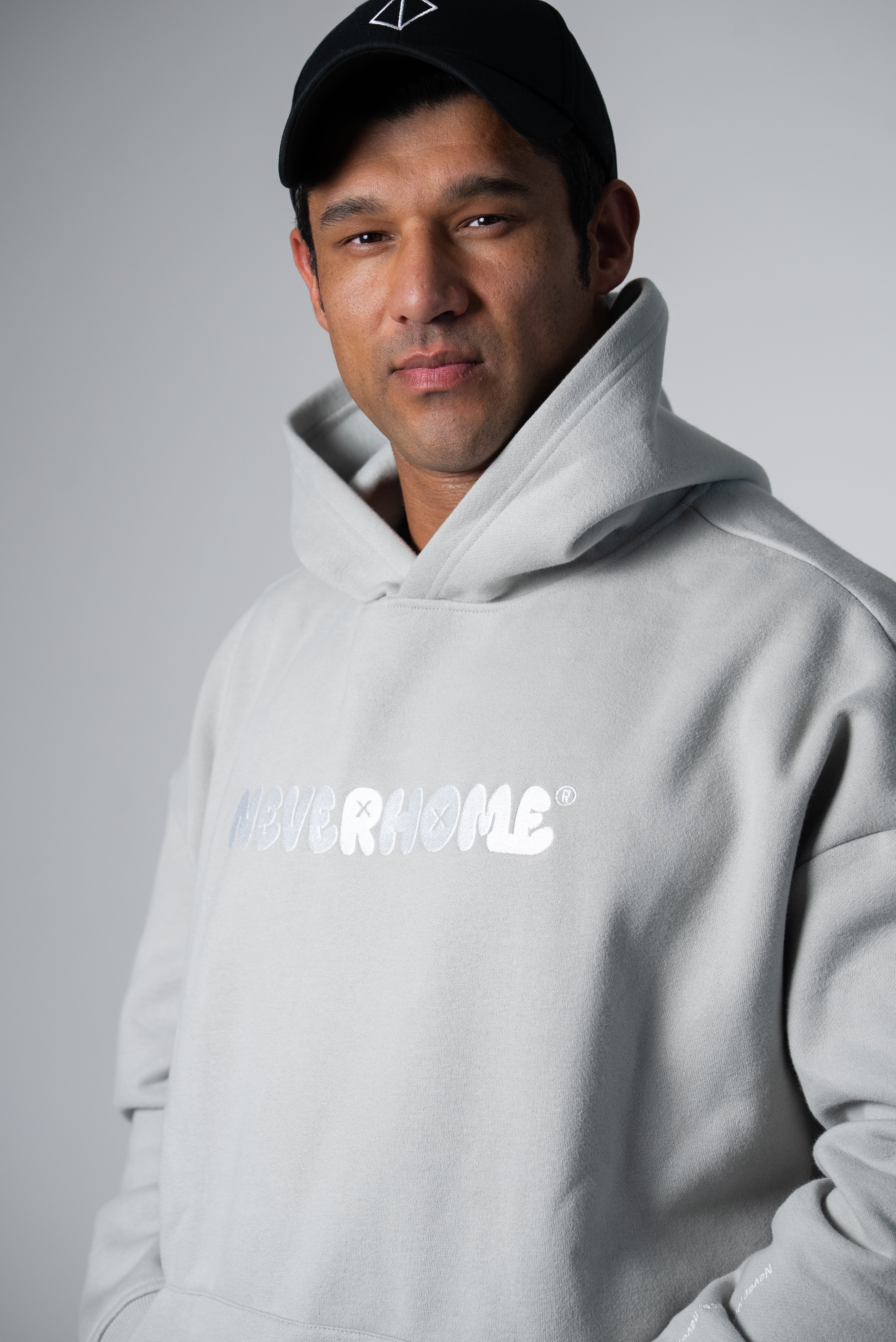 Joshua 1:9 Oversize Comfort Hoodie – Neverhome