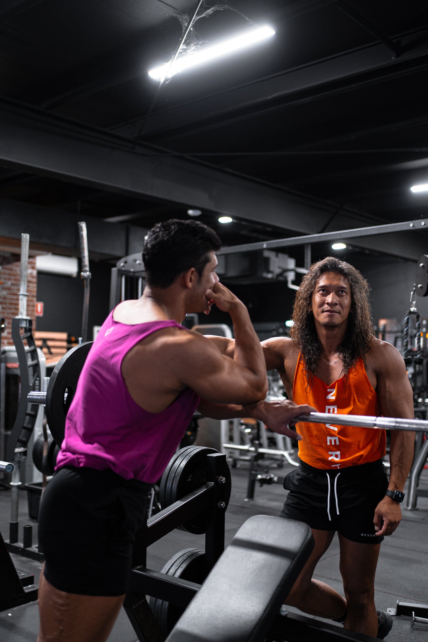 CLOSED BACK STRINGER