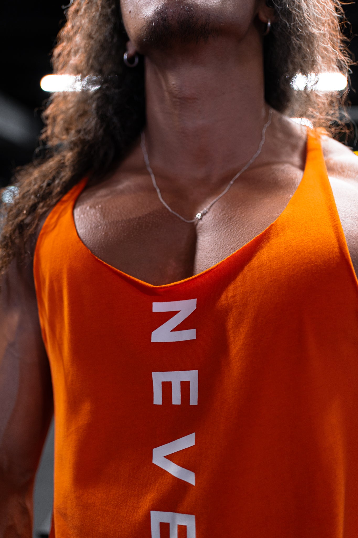 CLOSED BACK STRINGER
