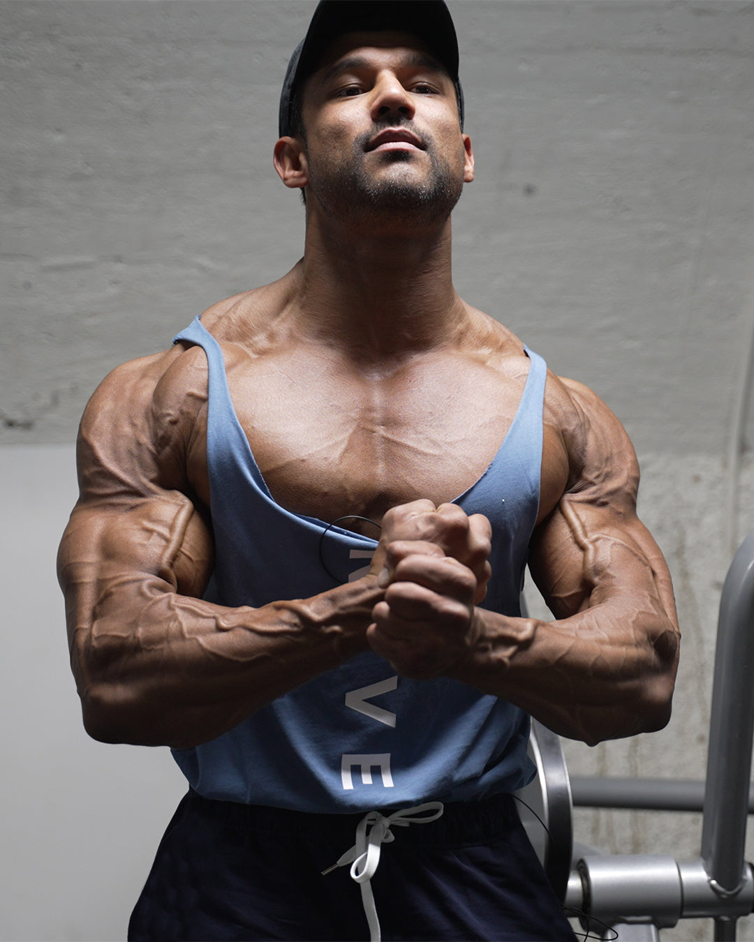 CLOSED BACK BLUE STRINGER
